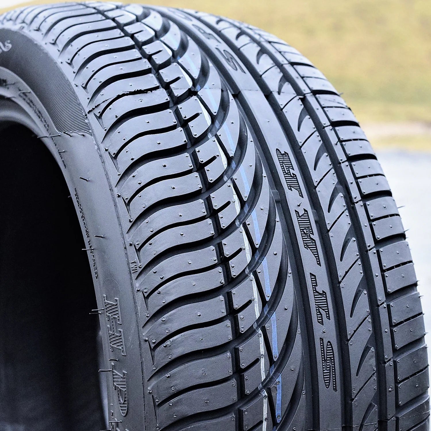HP108 185/60R14 82H as A/S Performance Tire