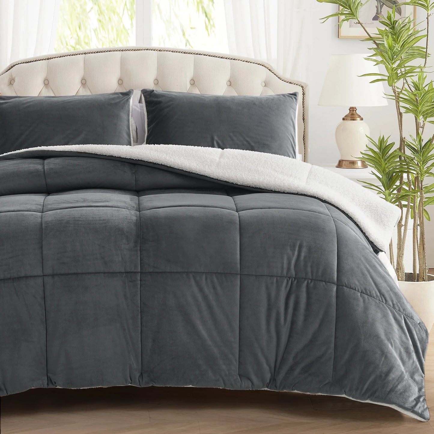 Queen Ultra-Soft Micromink Sherpa 3-Piece Comforter Bed Set, Luxury Plush Quilted down Alternative Comforter Reversible Duvet with 2 Pillowcases (Dark Grey, Queen)