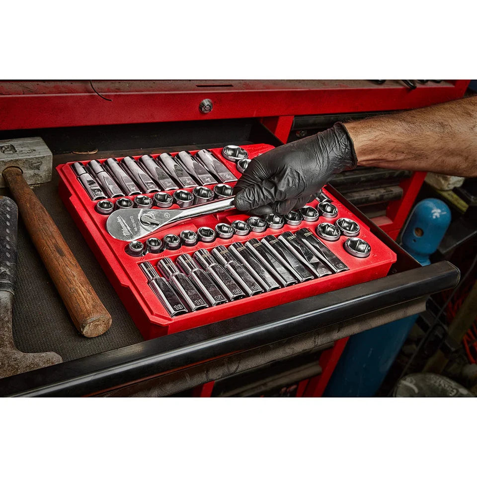 Milwaukee 48-22-9010 1/2" Drive SAE/Metric Ratchet and Socket Set- 47 PC